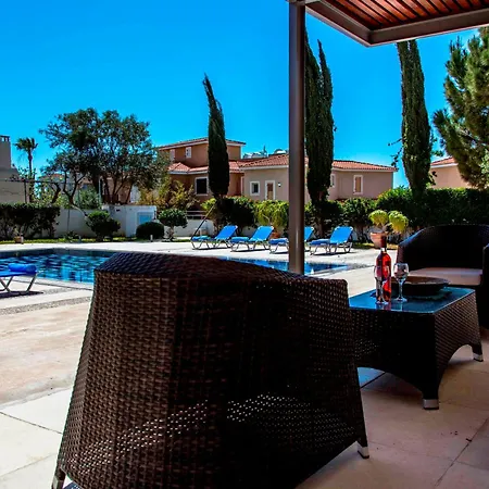 6 Bdr With Tennis Court