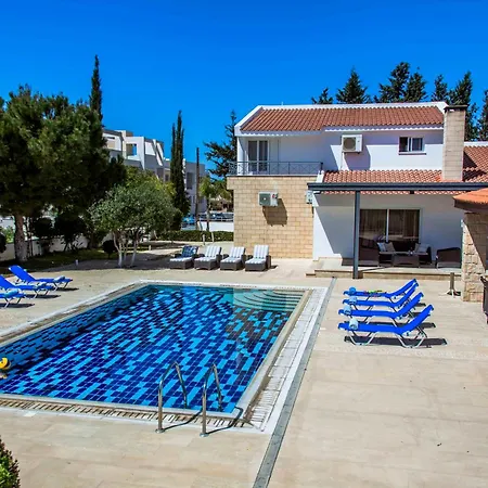 6 Bdr With Tennis Court