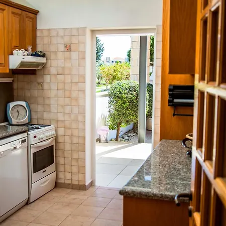 Willa 6 Bdr With Tennis Court