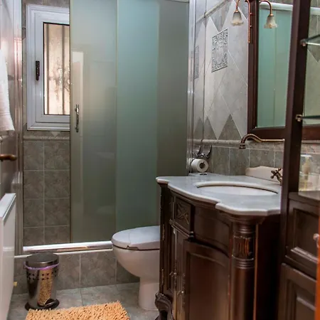 וילה 6 Bdr With Tennis Court פאפוס