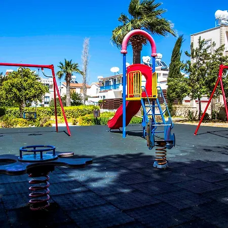 Villa 6 Bdr With Tennis Court *