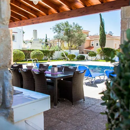 Willa 6 Bdr With Tennis Court Pafos