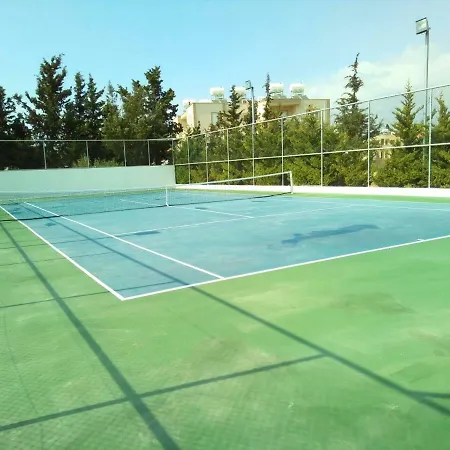 6 Bdr With Tennis Court וילה *