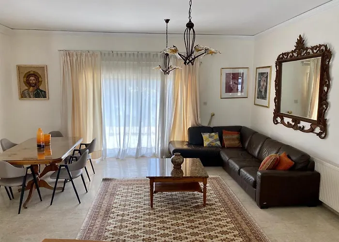 Vila 6 Bdr With Tennis Court