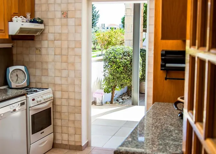 Vila 6 Bdr With Tennis Court