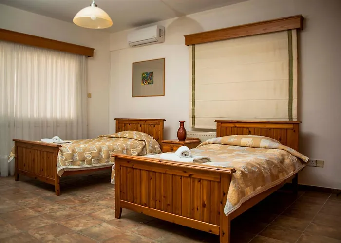 Vila 6 Bdr With Tennis Court