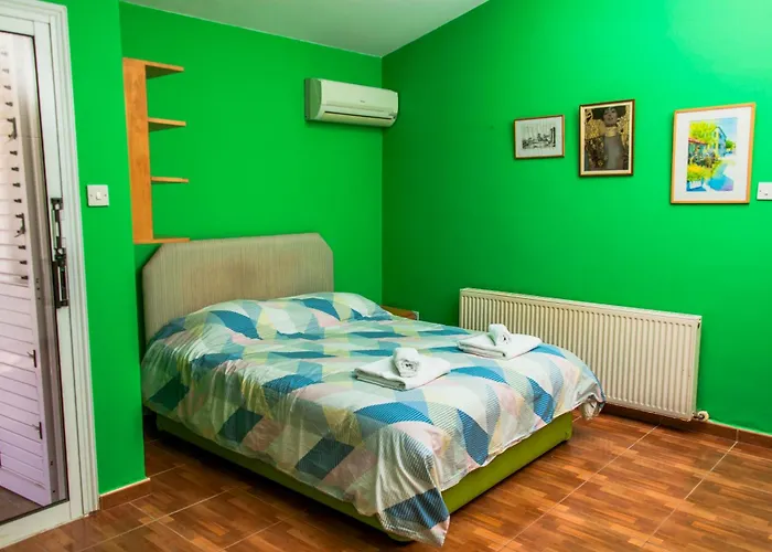 6 Bdr With Tennis Court Paphos