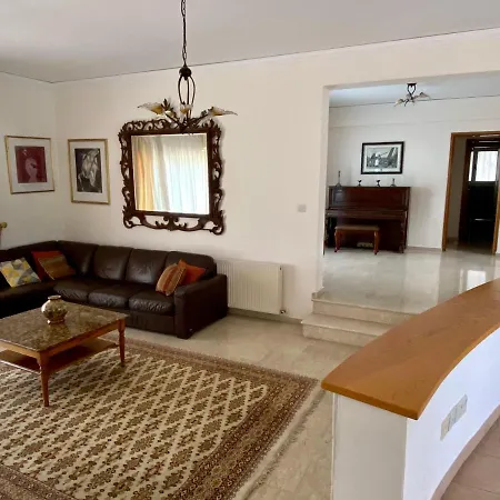 6 Bdr With Tennis Court Вилла Пафос