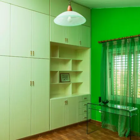 6 Bdr With Tennis Court