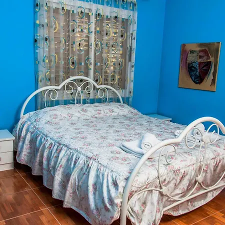 6 Bdr With Tennis Court Пафос