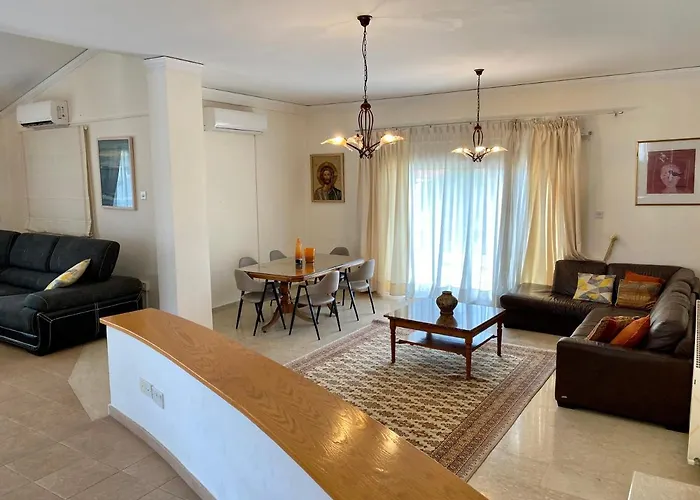 فيلة 6 Bdr With Tennis Court بافوس