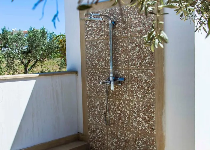 فيلة 6 Bdr With Tennis Court *