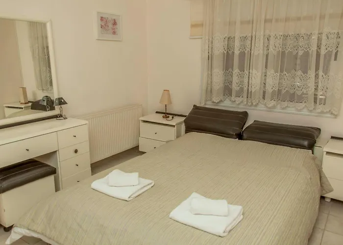 فيلة 6 Bdr With Tennis Court