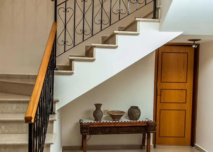 فيلة 6 Bdr With Tennis Court *