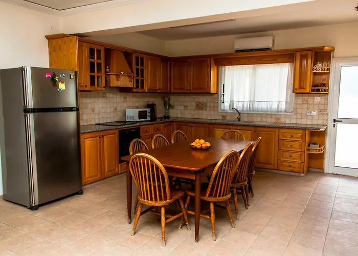 فيلة 6 Bdr With Tennis Court