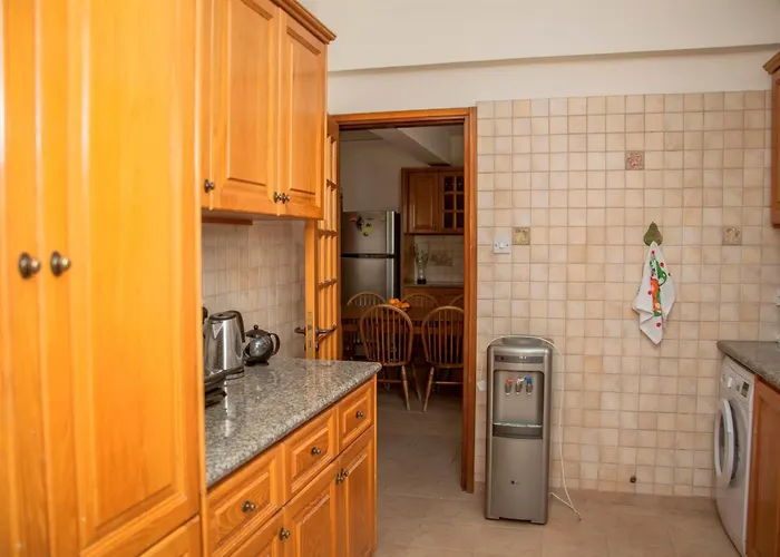 6 Bdr With Tennis Court