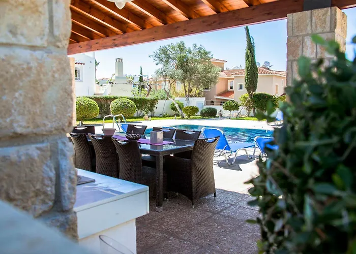 فيلة 6 Bdr With Tennis Court بافوس