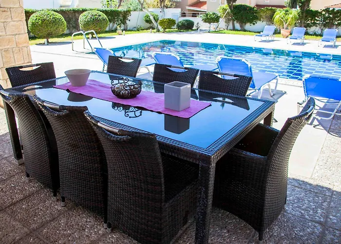 6 Bdr With Tennis Court