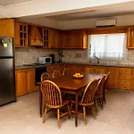 Villa 6 Bdr With Tennis Court